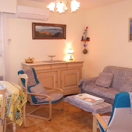 2 Pieces Au Calme, Centre-ville Sainte-maxime, Clim, Proche Plage, Parking Prive. - Fr-1-780-50 Apartmán *