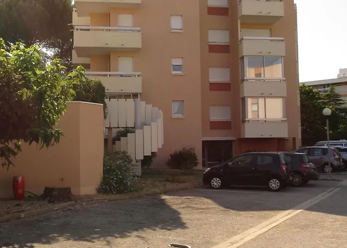 Appartement 2 Pièces En Centre Dans Résidence Au Calme Golfe De Saint Tropez - Fr-1-780-50 *