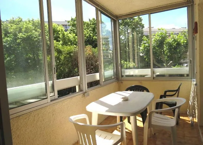 Appartement 2 Pièces En Centre Dans Résidence Au Calme Golfe De Saint Tropez - Fr-1-780-50 *